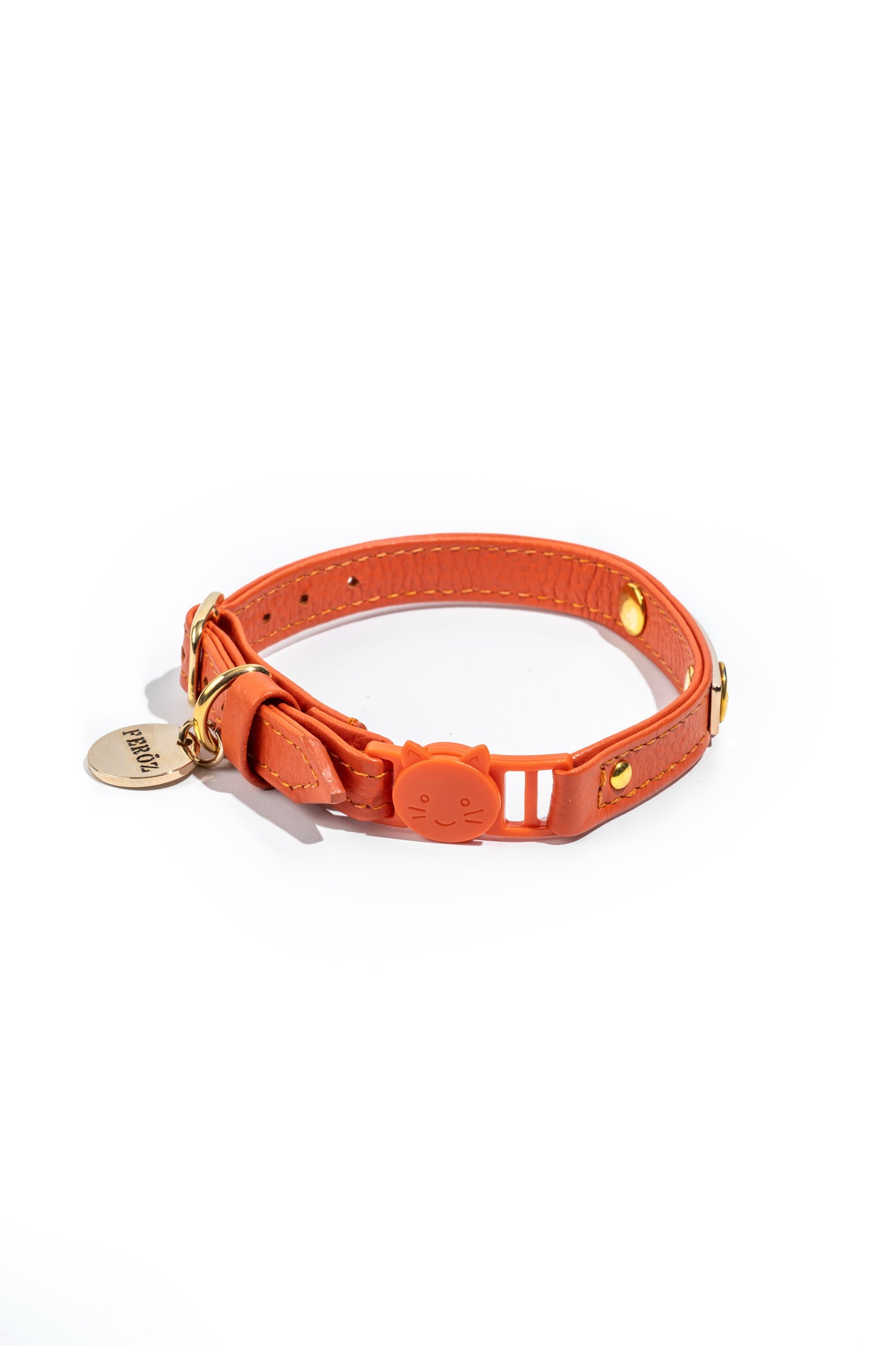 Collar de gato naranja