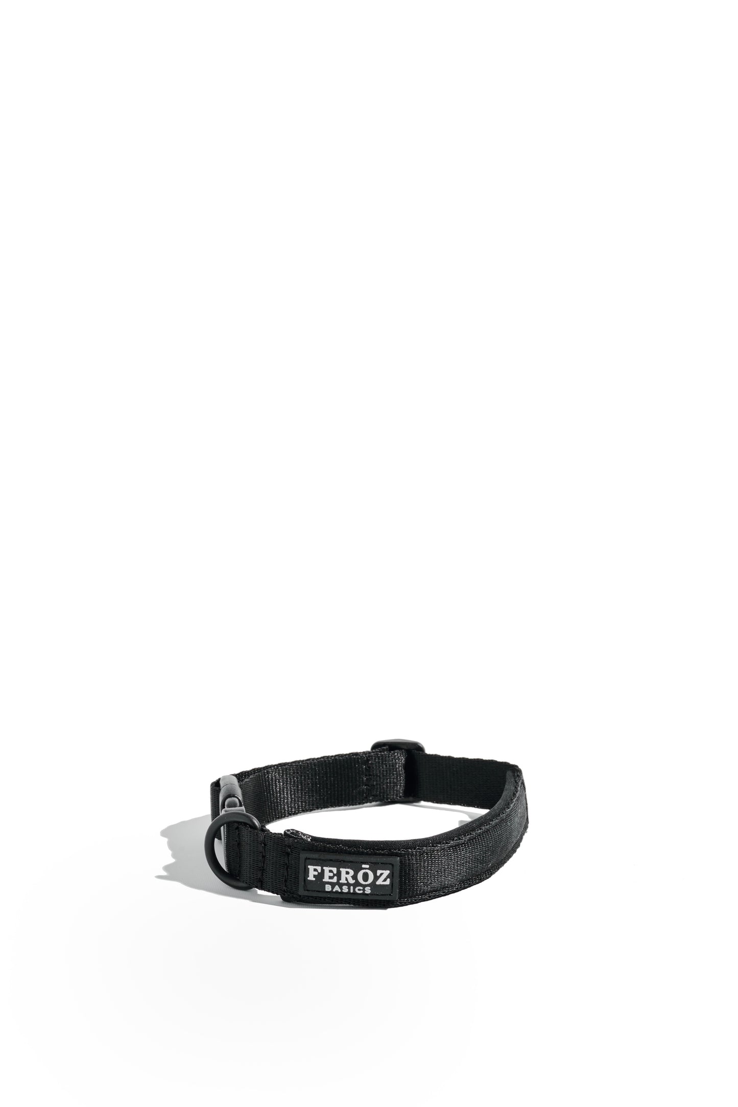 BASIC Collar Negro