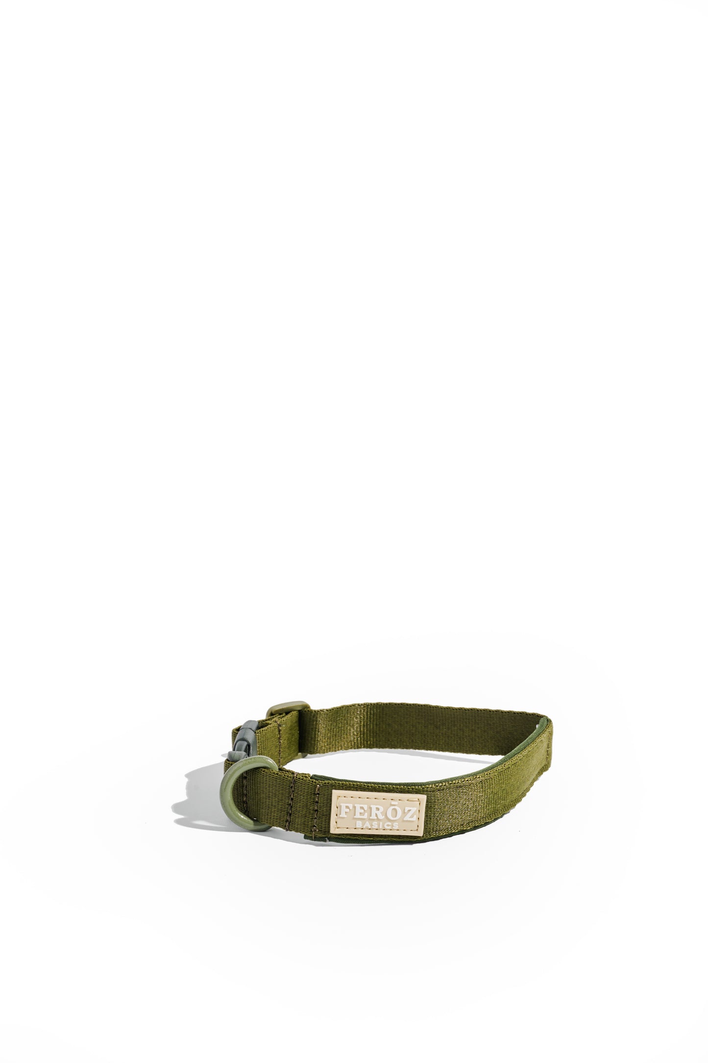 BASIC Collar Verde Militar